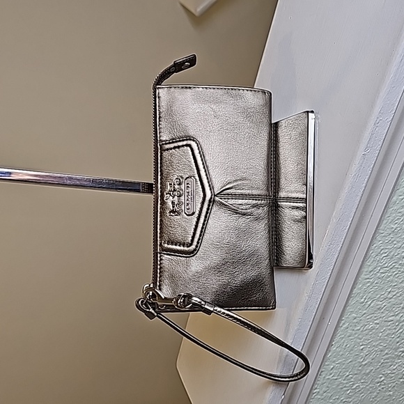 Coach Handbags - Coach Gold Metallic Bronze Smooth Leather Pleated Phone Wristlet EUC